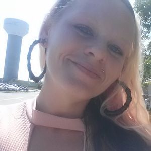 Meet your Posher, Salena